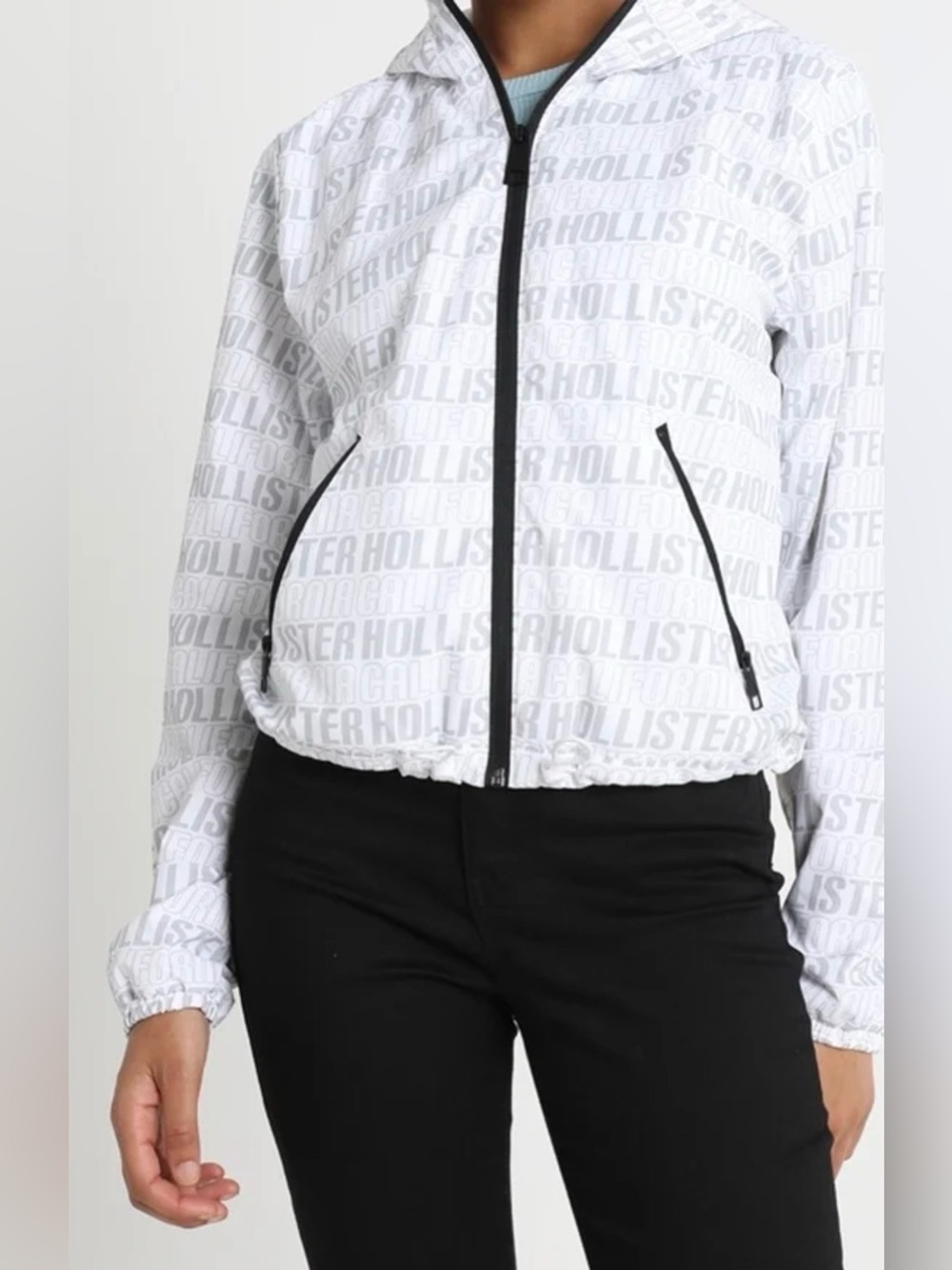Hollister Women's Small White/Gray Spellout Hooded WInd Breaker Jacket Logo Sz M